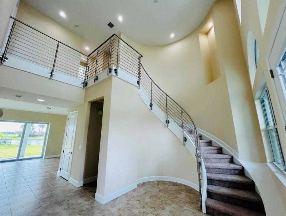 5199 Liberty Ln - Photo 3 of 27