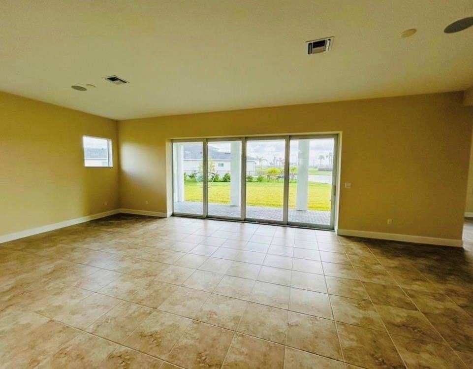 5199 Liberty Ln - Photo 5 of 27