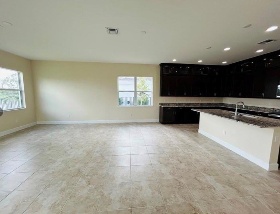 5199 Liberty Ln - Photo 7 of 27