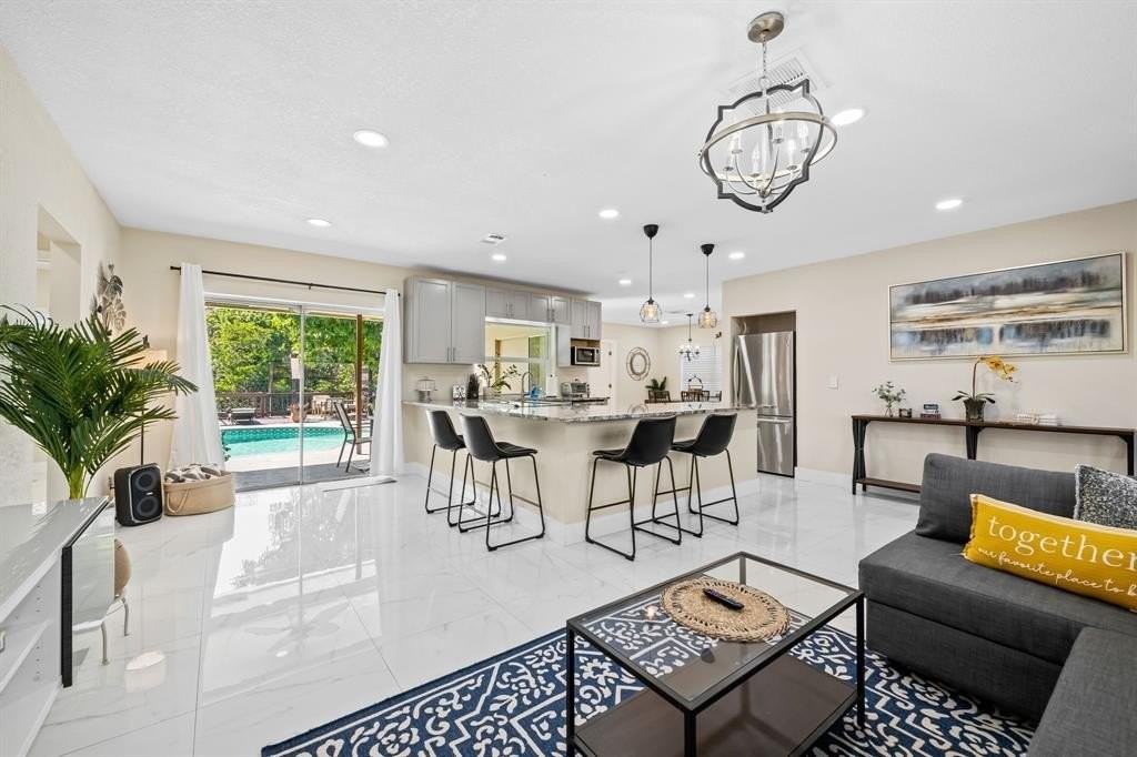 1724 Nw 36th Ct - Photo 6 of 33