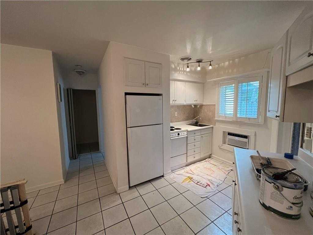 1401 Bayview Dr #3 - Photo 3 of 15