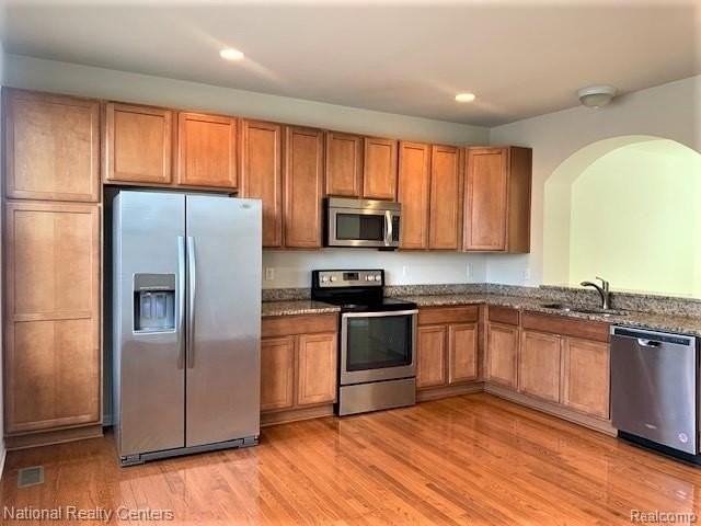 28080 Hewes Ln - Photo 5 of 17