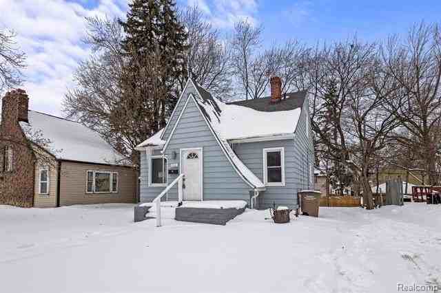 911 N Perry St - Photo 3 of 19