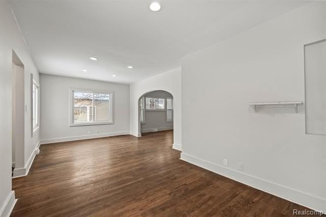 911 N Perry St - Photo 5 of 19