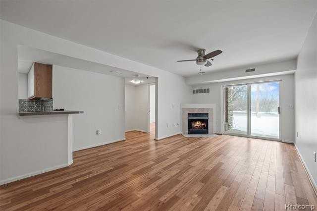 859 Brandon Ave - Photo 5 of 19