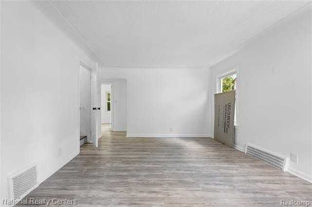 18263 Patton St - Photo 3 of 22