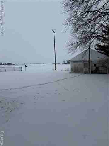 276 E Chicago Blvd - Photo 5 of 22