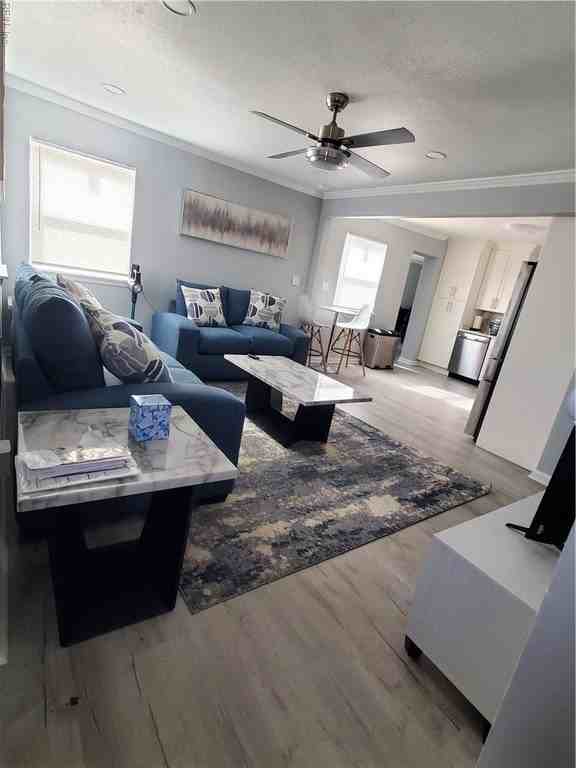 6501 Pierce St - Photo 5 of 17