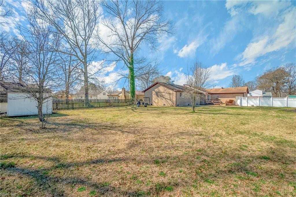 641 Baywood Trl - Photo 4 of 48