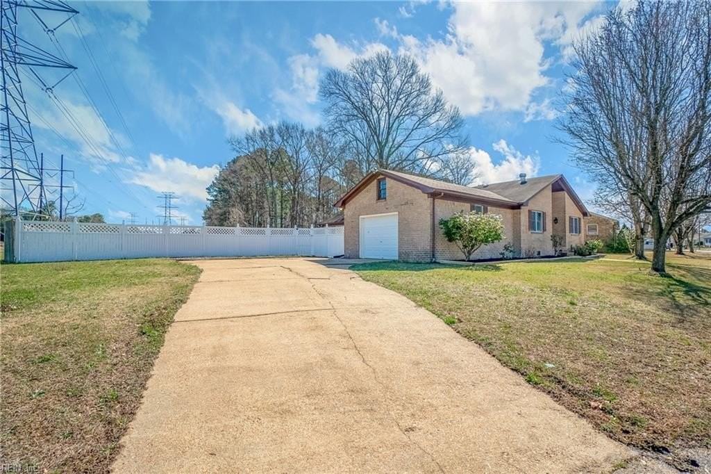 641 Baywood Trl - Photo 6 of 48