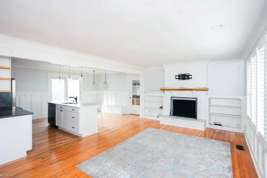 2513 Beaufort Ave - Photo 3 of 50