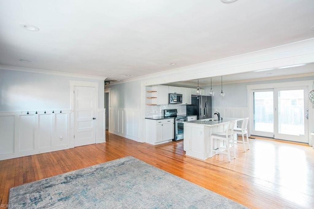 2513 Beaufort Ave - Photo 5 of 50