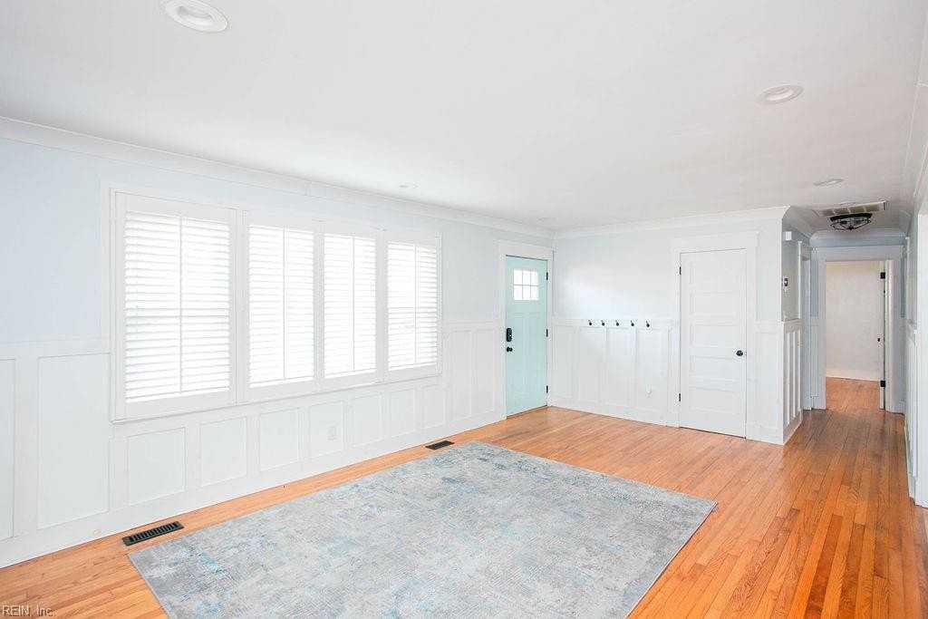 2513 Beaufort Ave - Photo 6 of 50