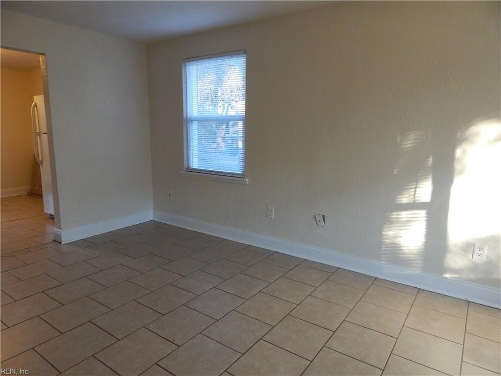 3574 Ladd Ave - Photo 2 of 34