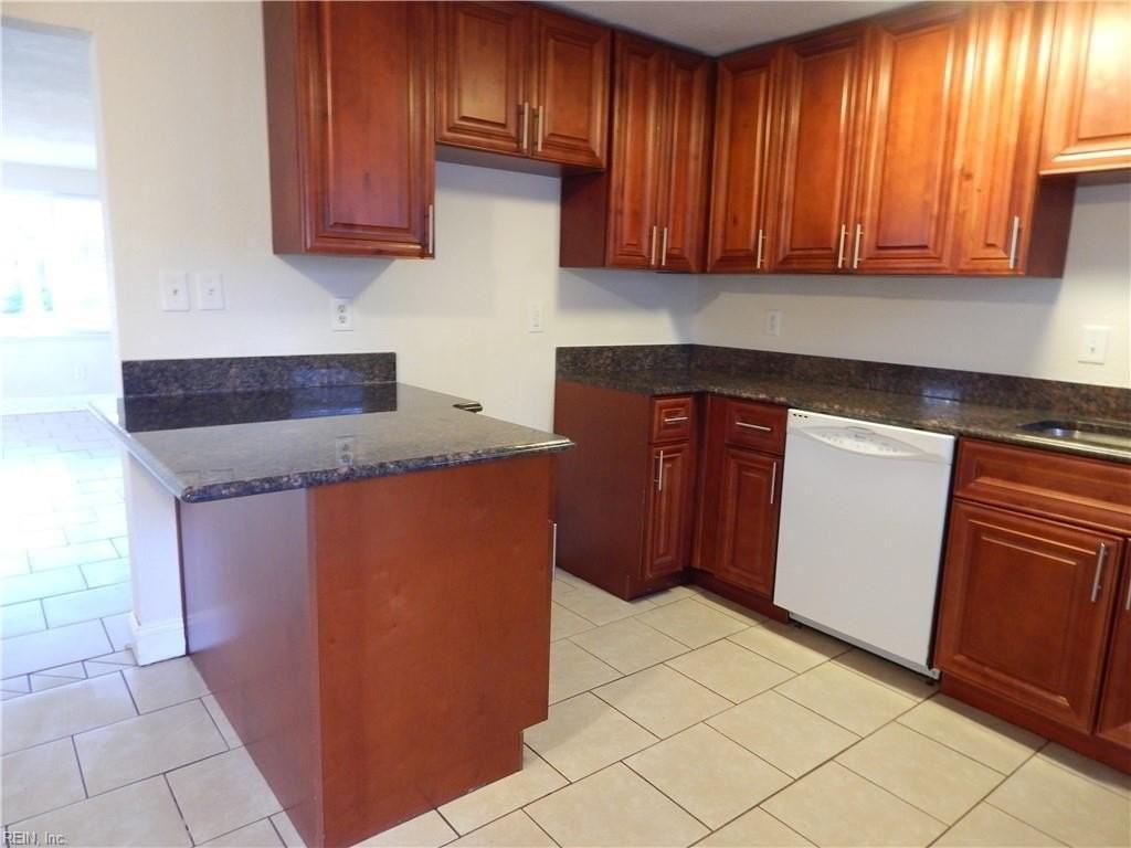 3574 Ladd Ave - Photo 3 of 34