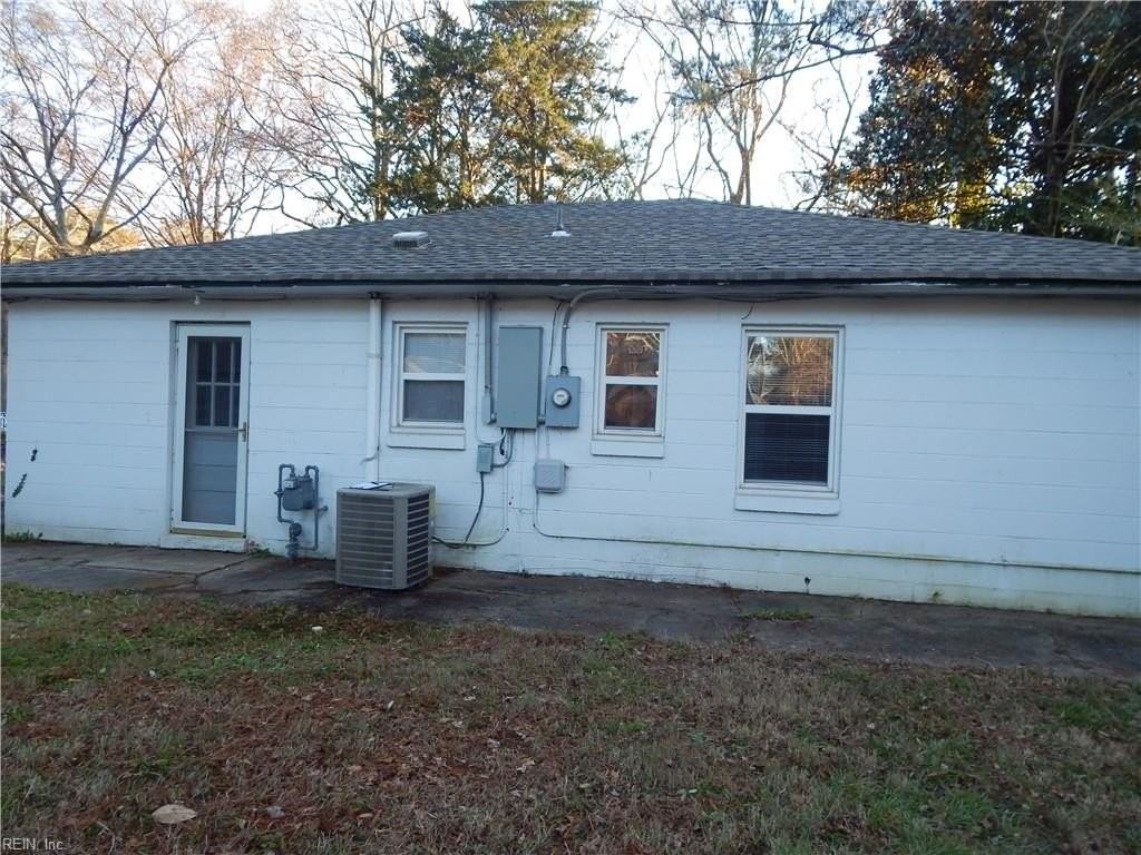 3574 Ladd Ave - Photo 7 of 34