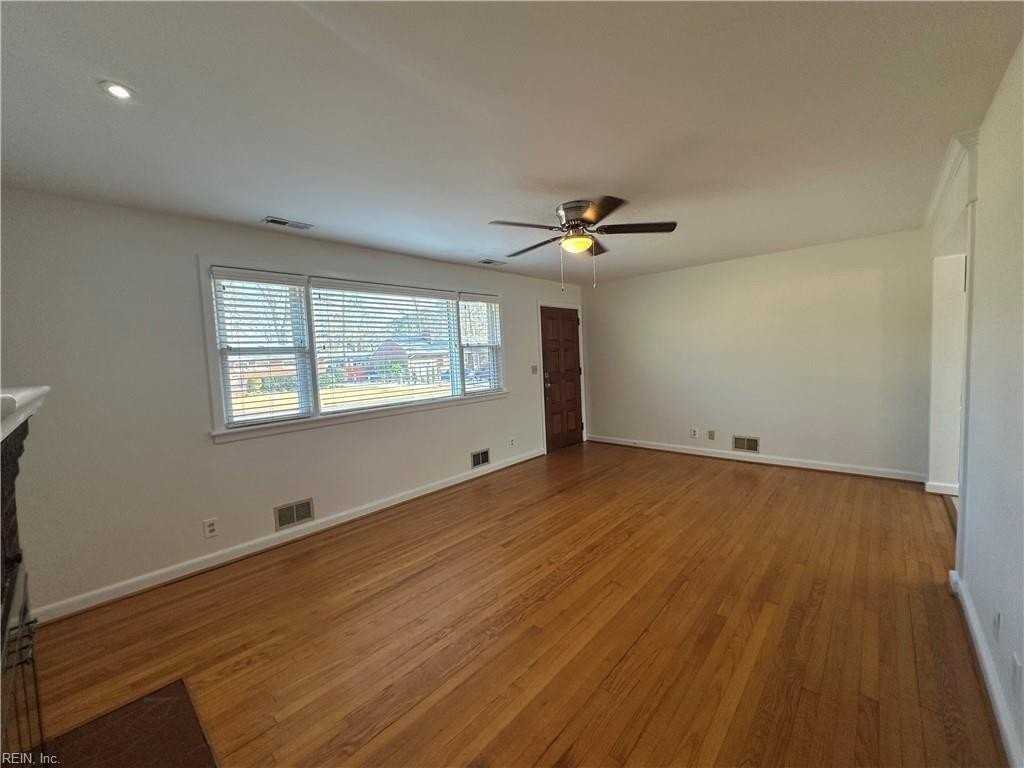 528 White Oak Dr - Photo 4 of 23