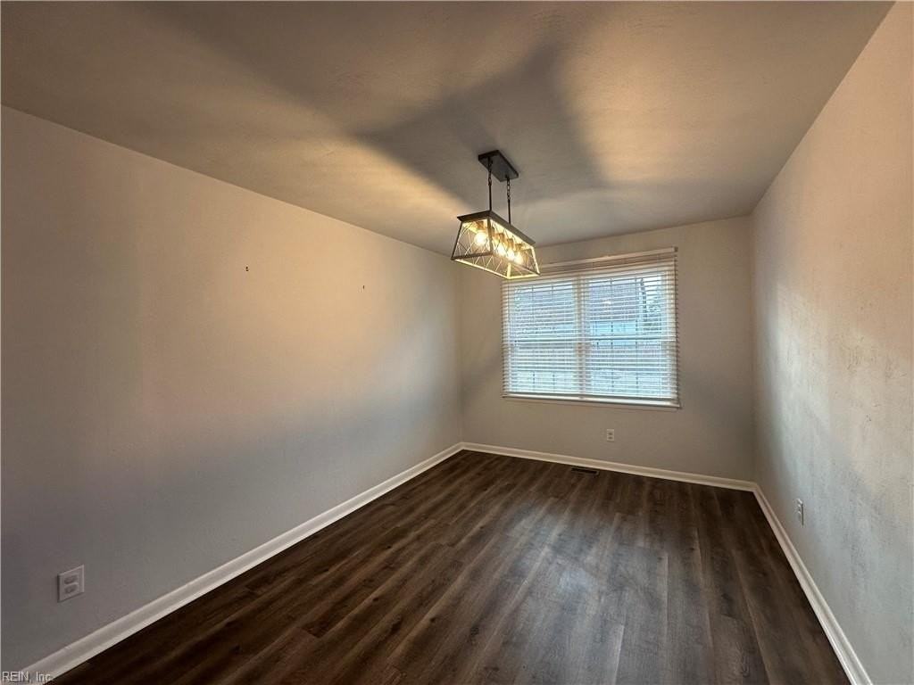 1610 Elmhurst Ln - Photo 5 of 25