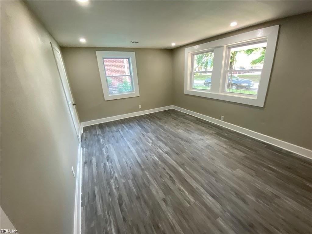 1013 Cambridge Ave - Photo 2 of 26