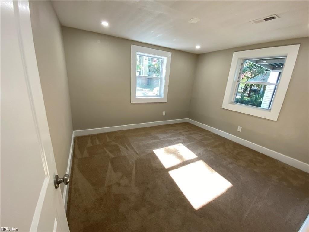 1013 Cambridge Ave - Photo 5 of 26