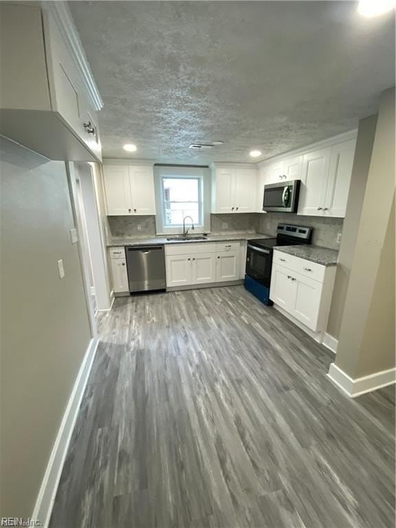 1013 Cambridge Ave - Photo 6 of 26