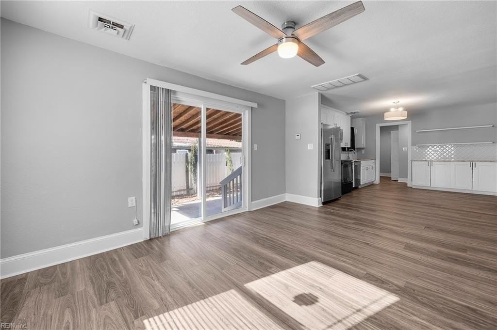 4212 Bart St - Photo 5 of 24