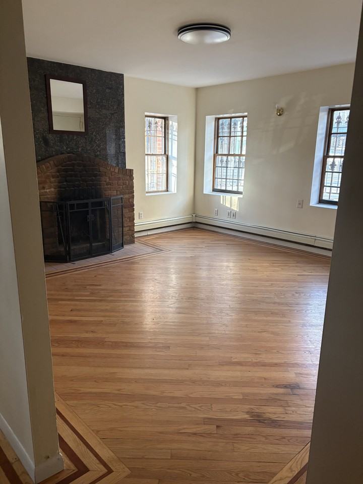 32 Greene Ave Apt 1 #1 - Photo 6 of 20