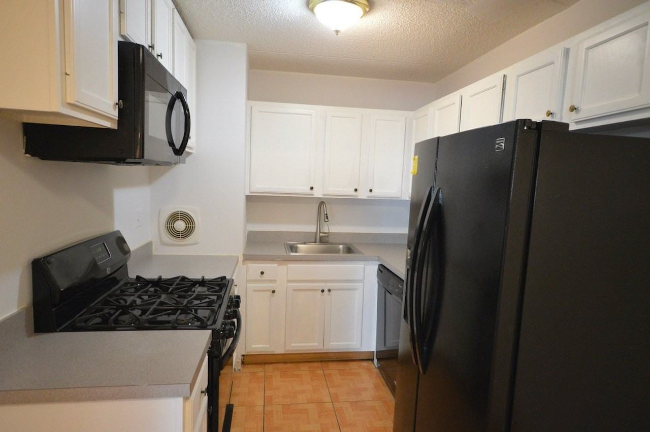 72 Menahan St Unit 1 #1 - Photo 4 of 11