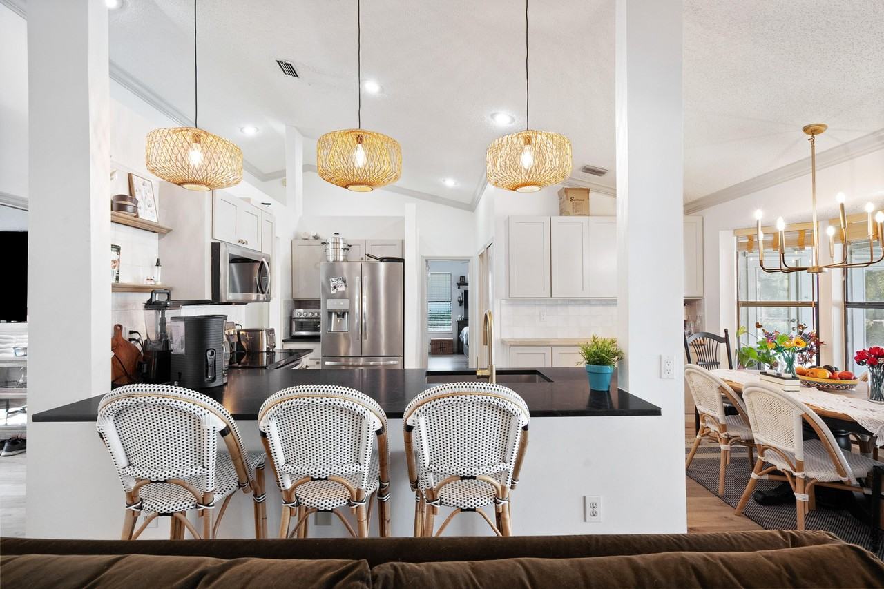 2245 Sw Oak Ridge Rd - Photo 4 of 32