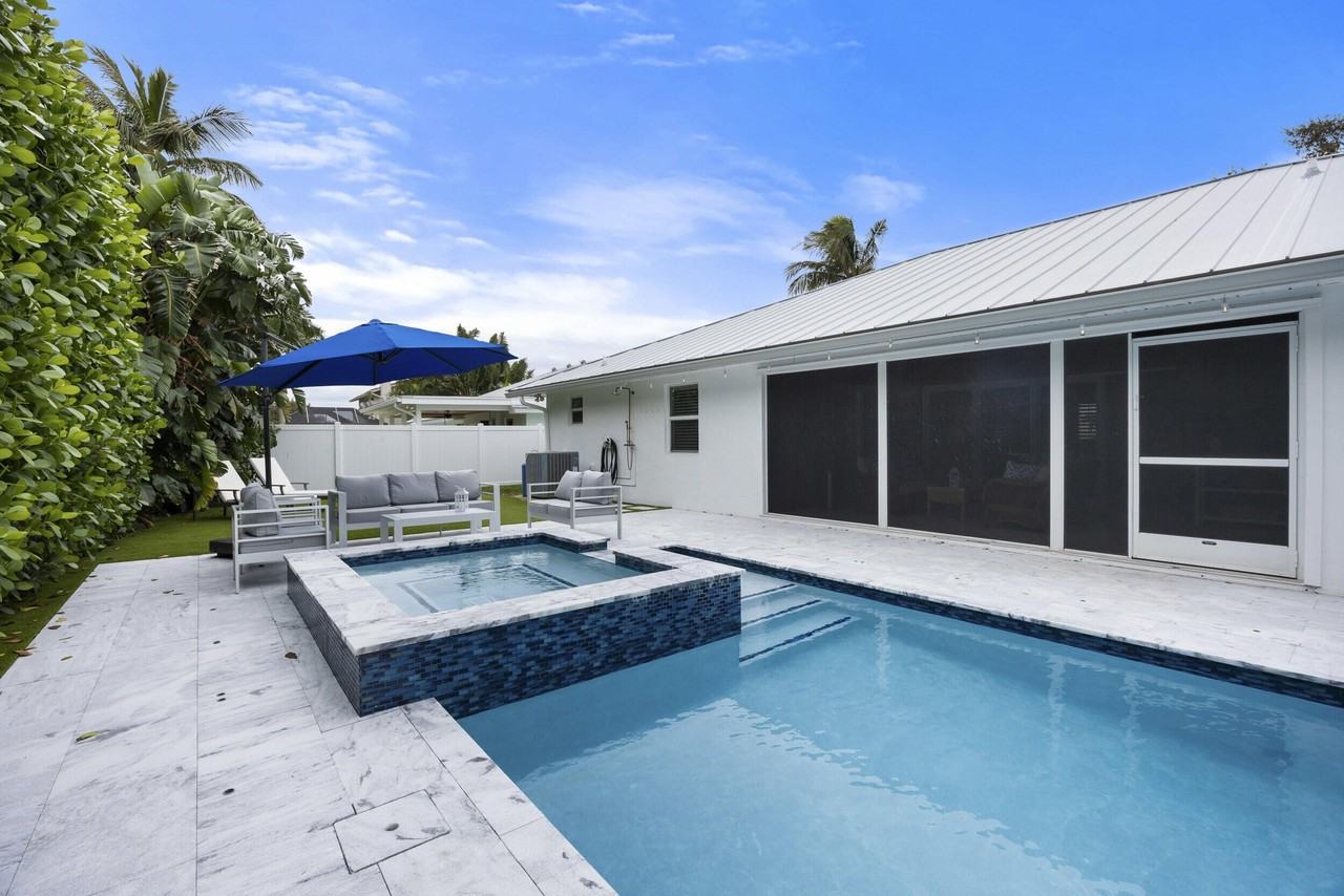 52 Pinehill Trl E - Photo 2 of 35