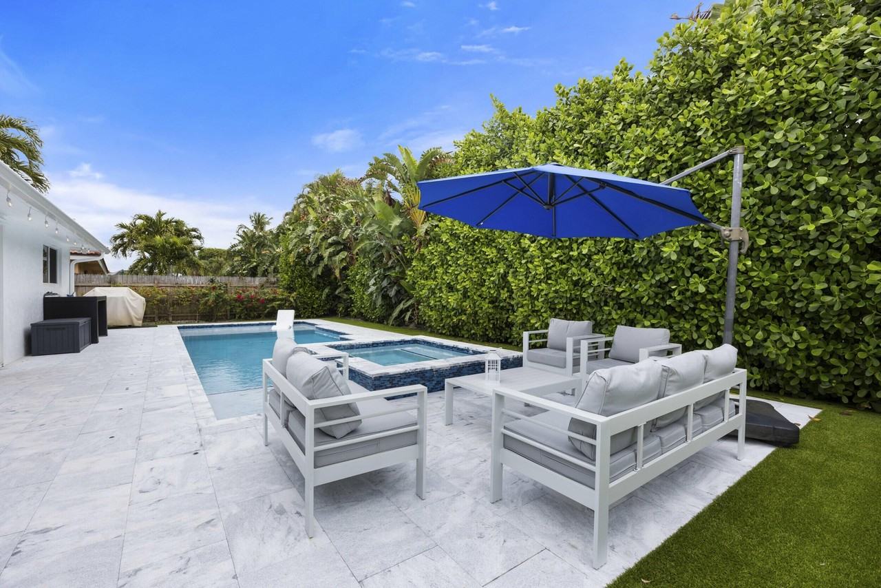 52 Pinehill Trl E - Photo 3 of 35