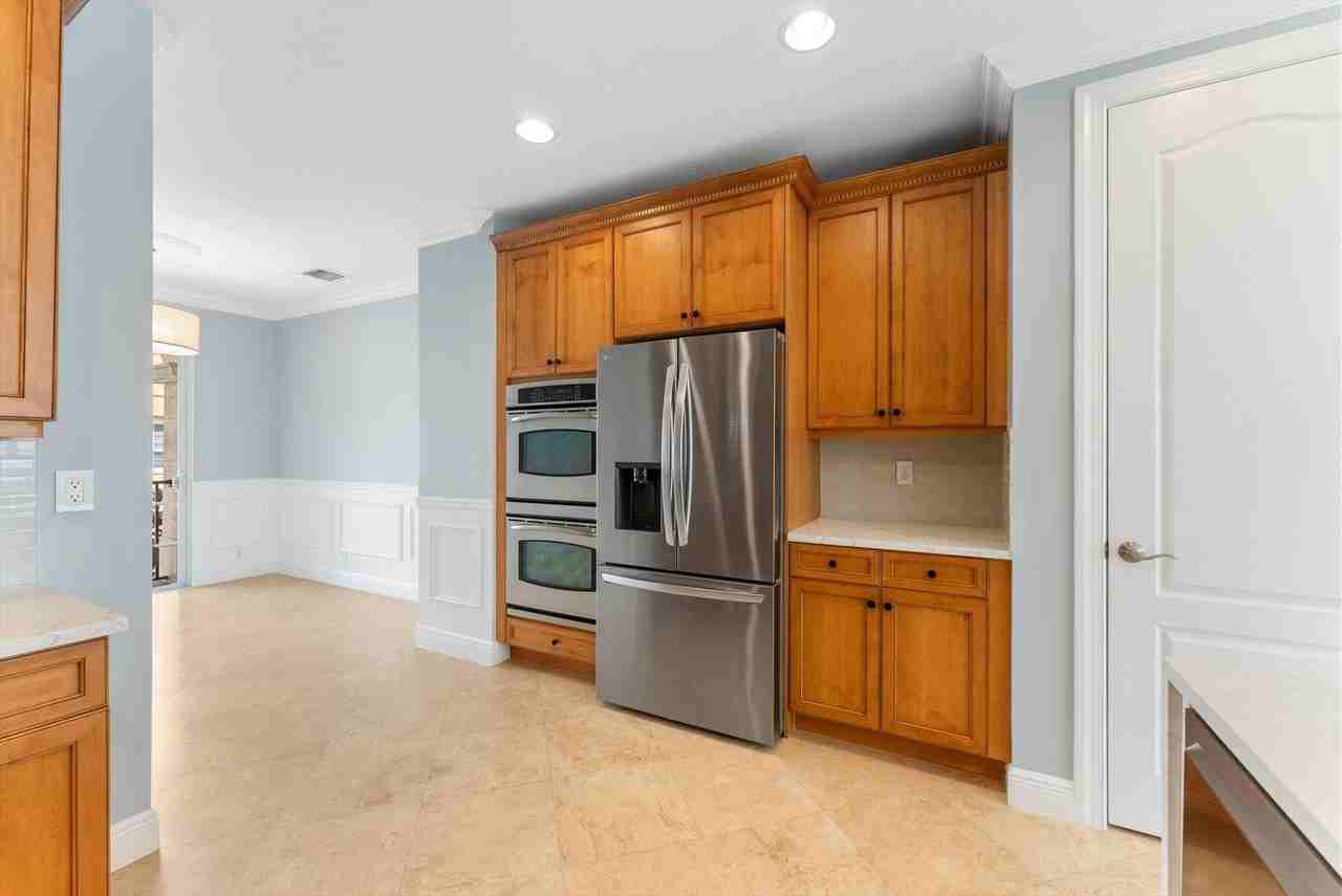 604 Ne Francesca Ln - Photo 7 of 50