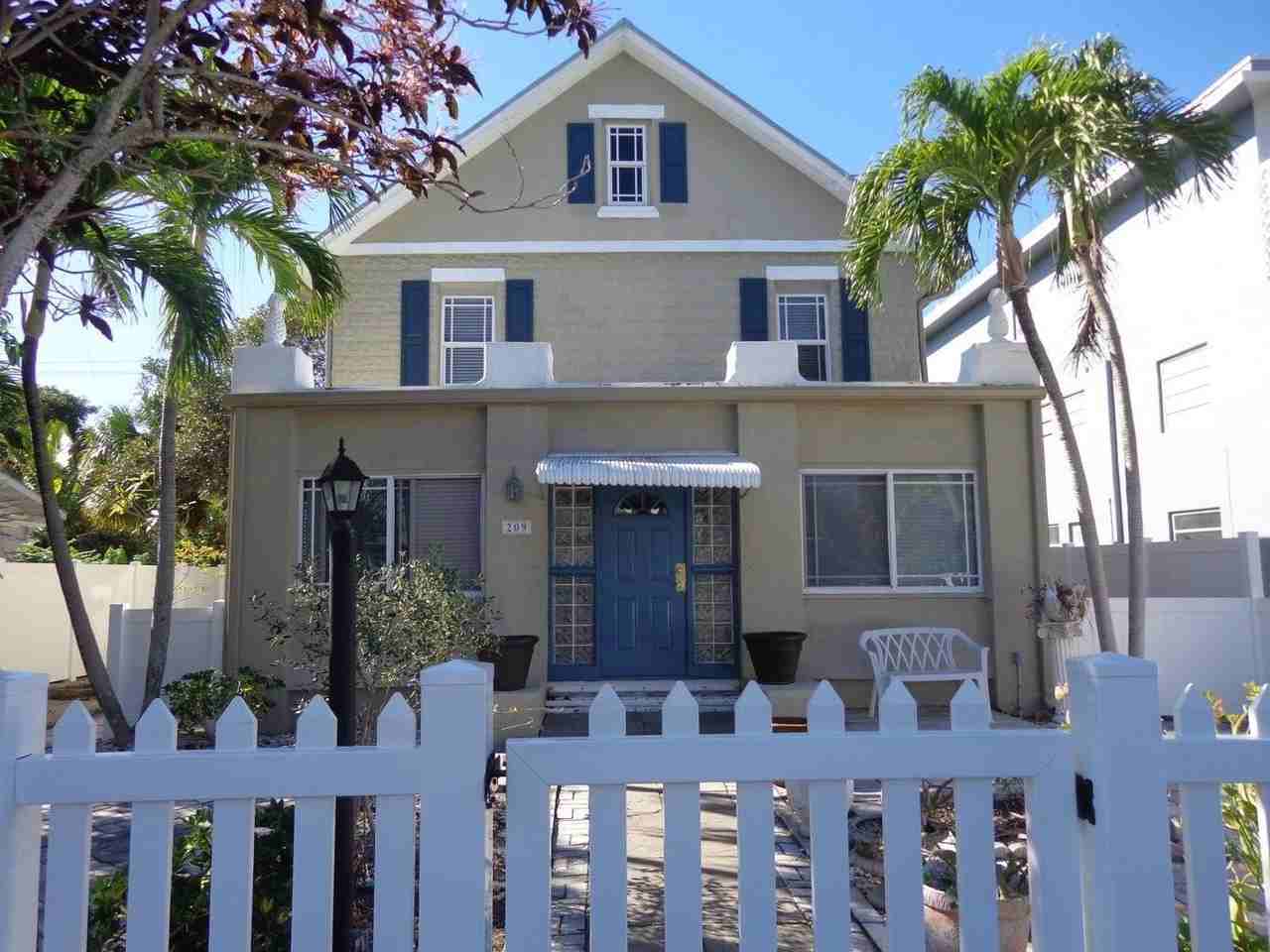 209 S Lakeside Dr #A