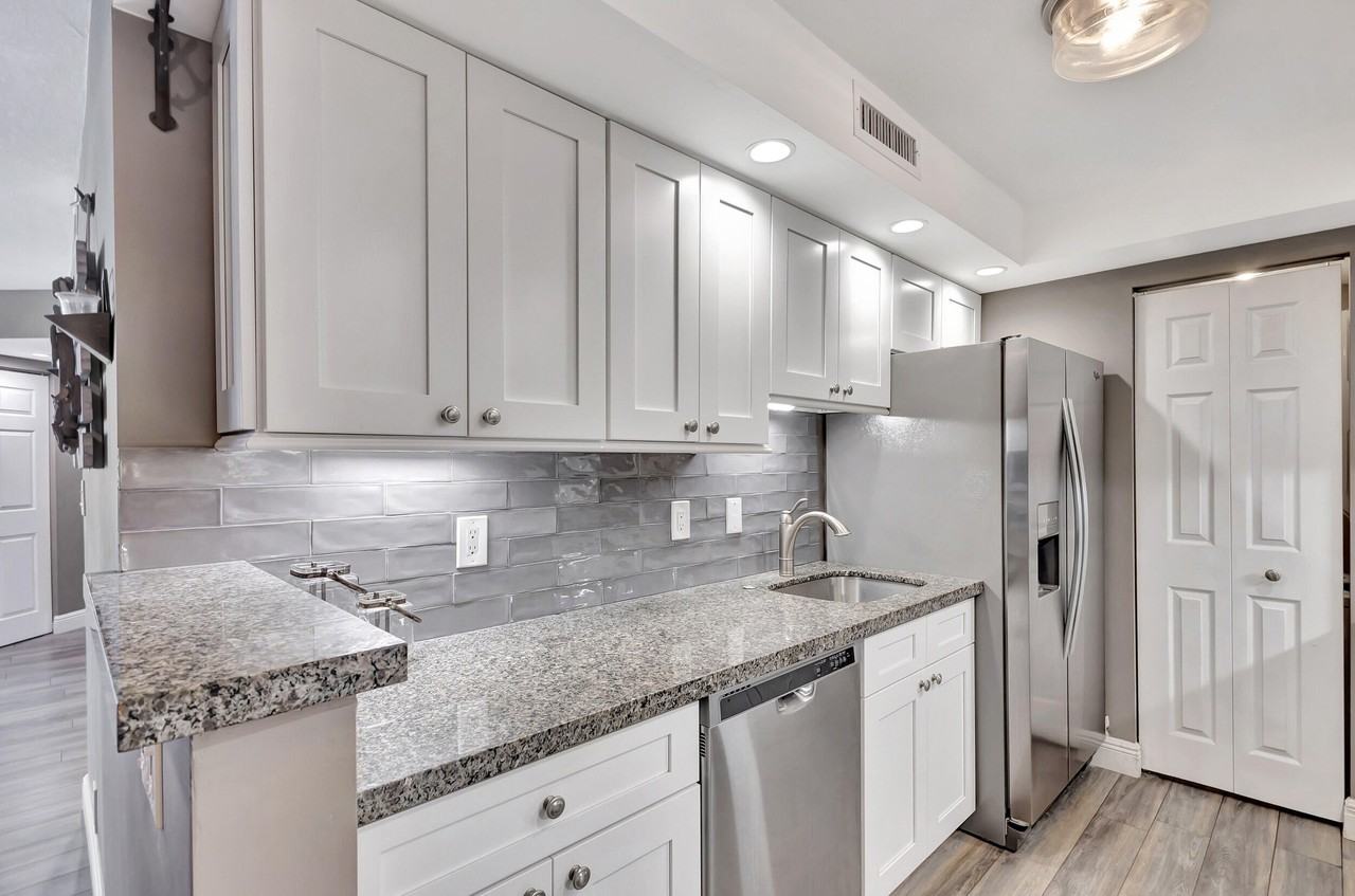 3000 N Ocean Dr #17B - Photo 7 of 50