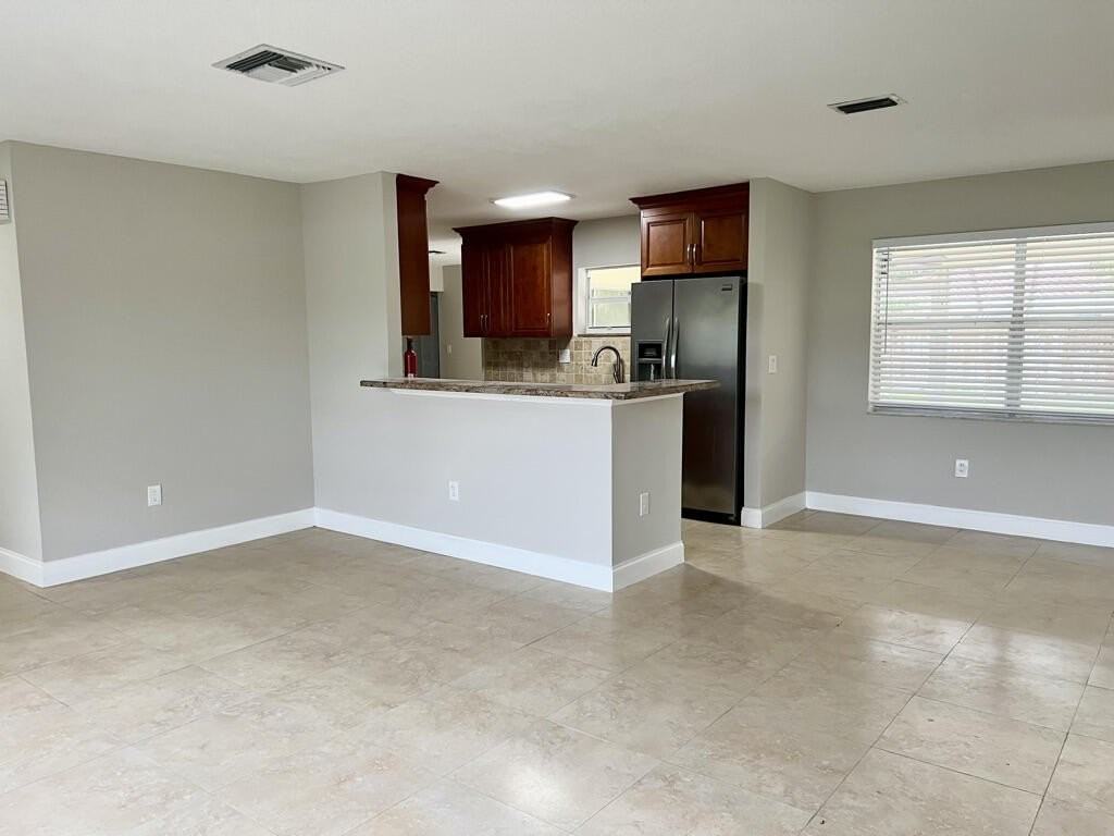 3421 Nw 25th Ter - Photo 5 of 26