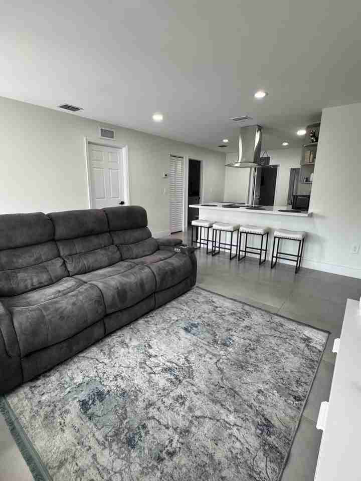 2314 Pinecrest Ct - Photo 2 of 16