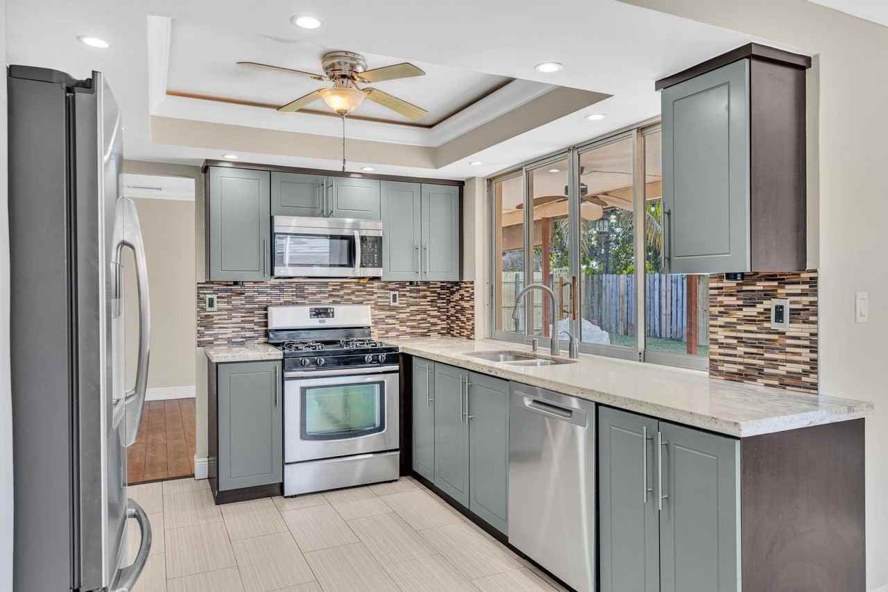 2171 Nw 84th Way - Photo 5 of 40