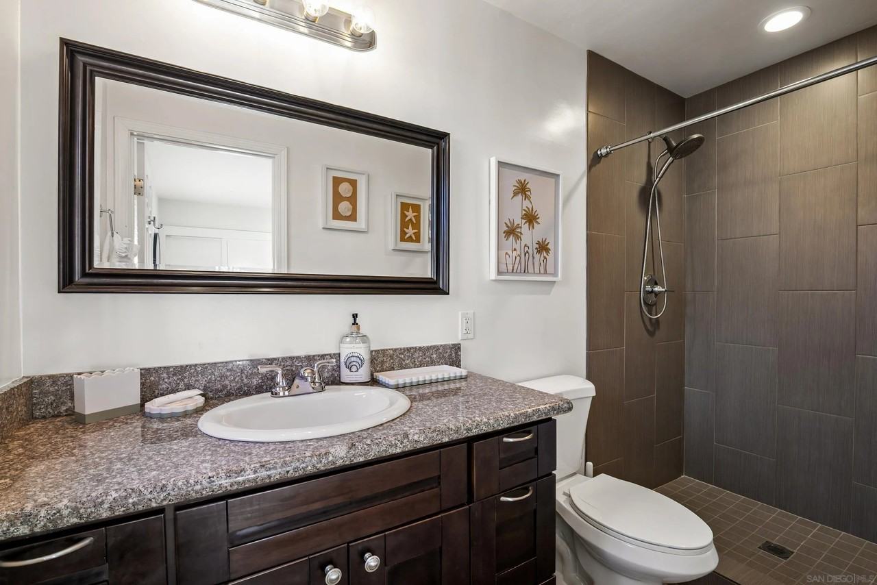 4489 Bertha St - Photo 7 of 36