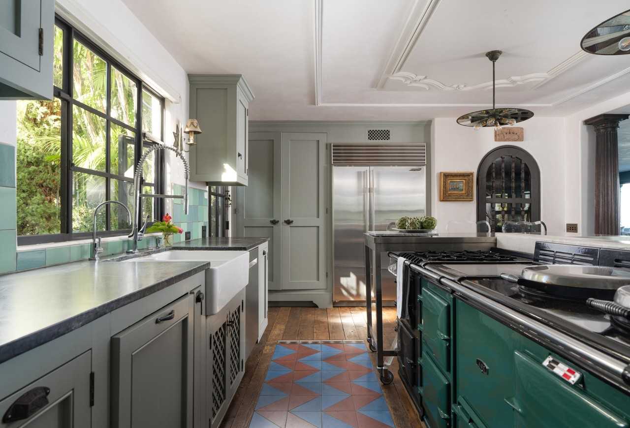 Luneta Plz - Photo 4 of 26