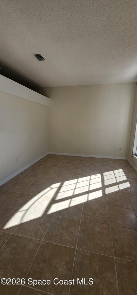 1807 Edith St Ne - Photo 4 of 28