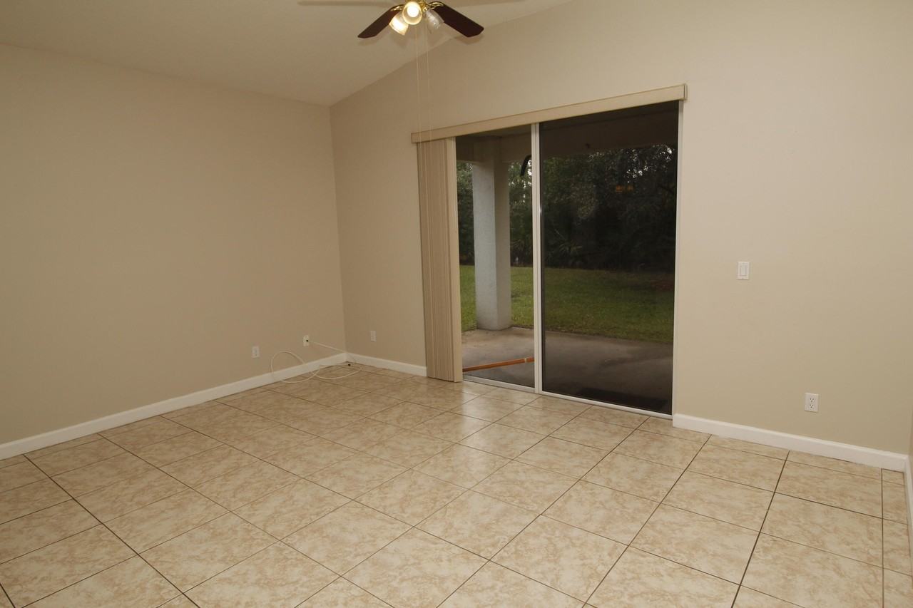 523 Gardendale Cir Se - Photo 5 of 22