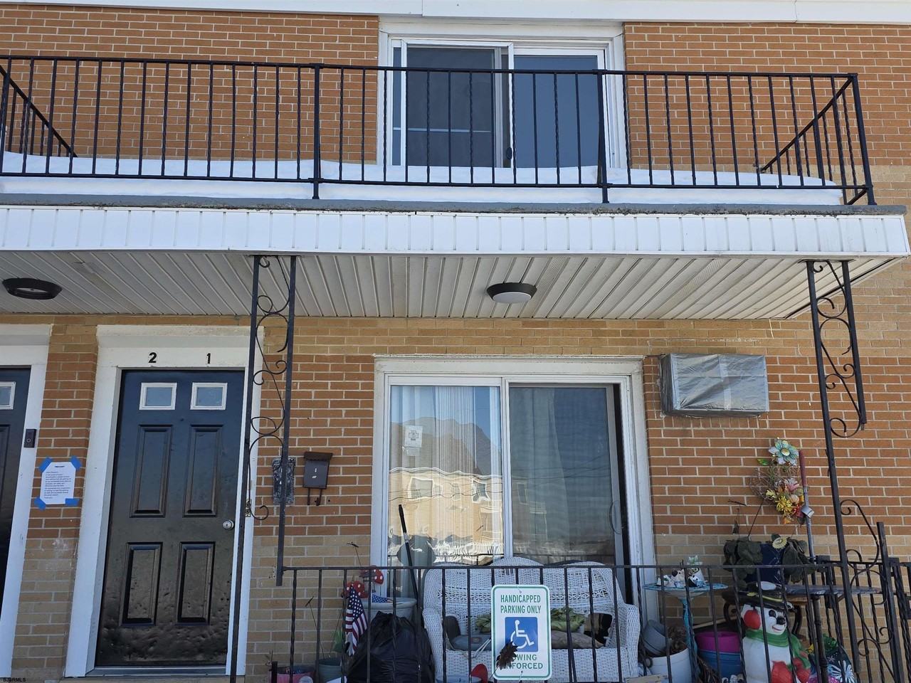 2304 Hamilton Ave - Photo 2 of 18