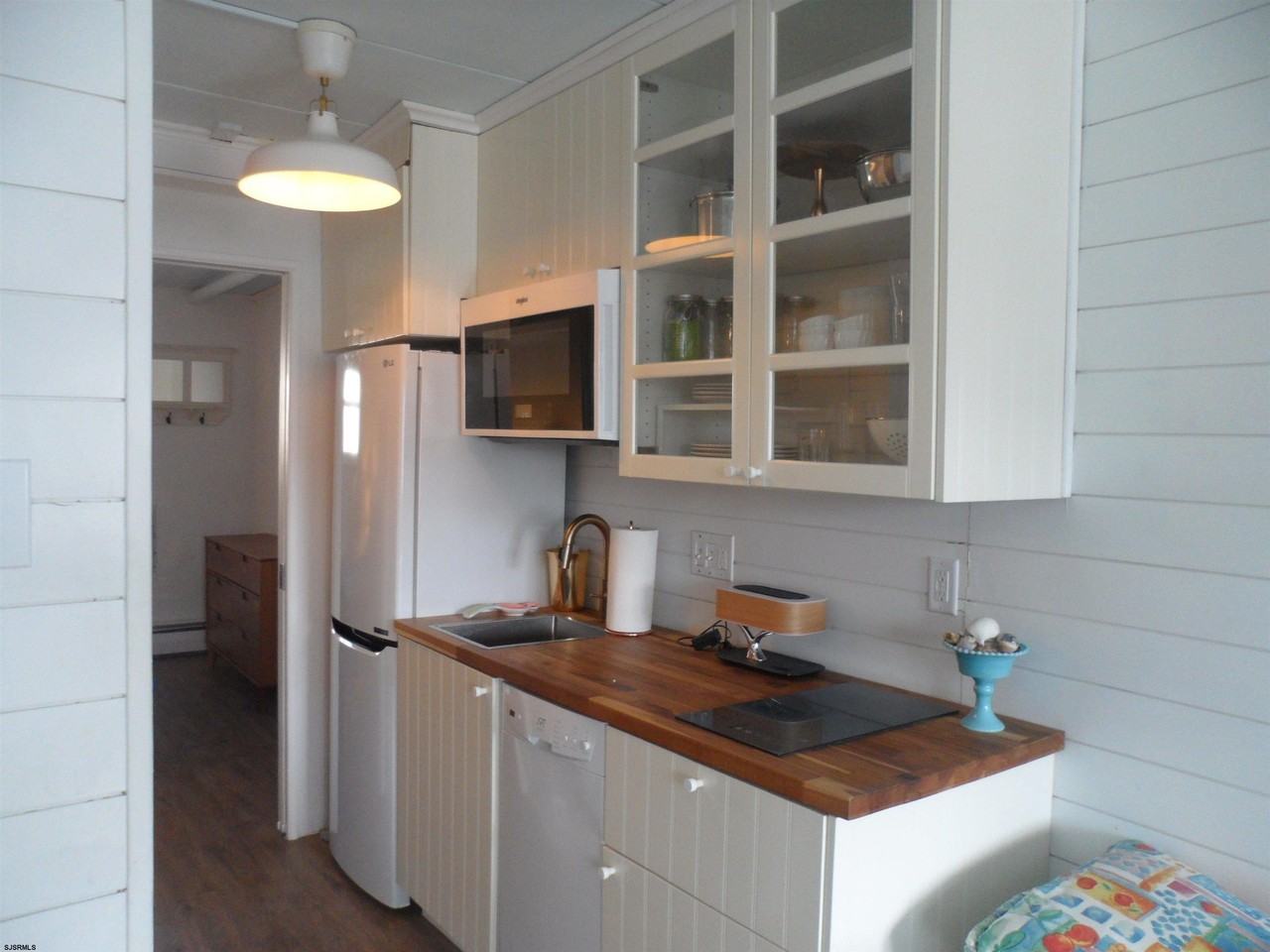 9315 Atlantic Ave - Photo 5 of 13