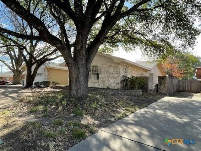 906 Illinois Ave - Photo 2 of 35