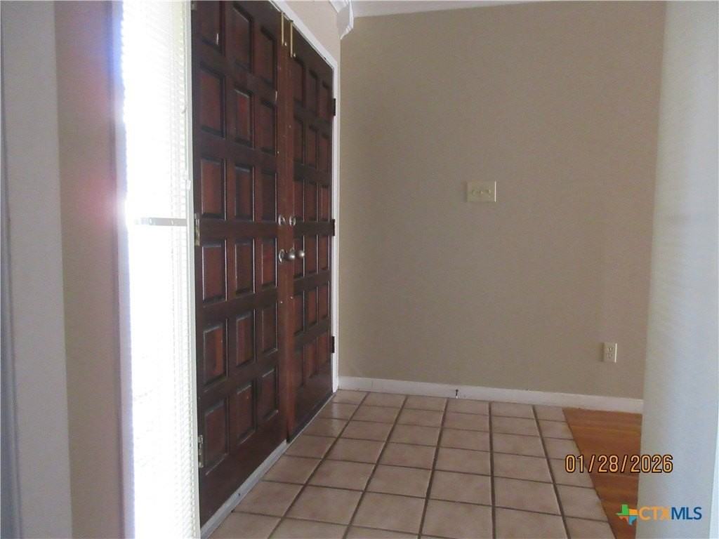 906 Illinois Ave - Photo 4 of 35