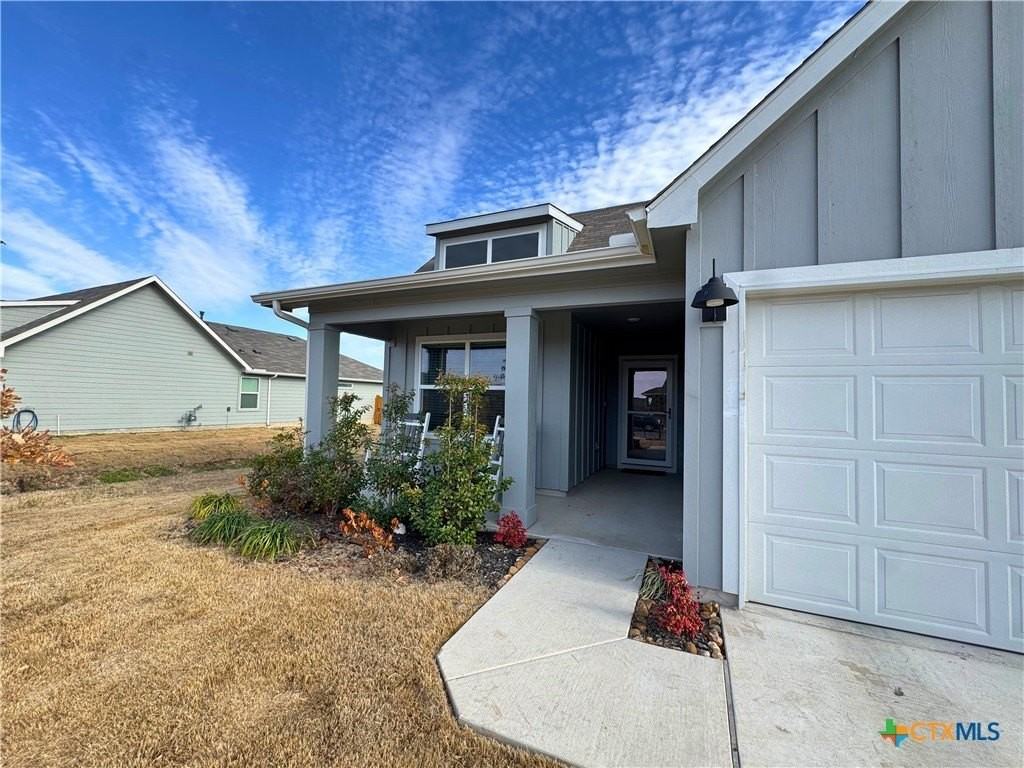 380 Deborah Dr - Photo 2 of 21