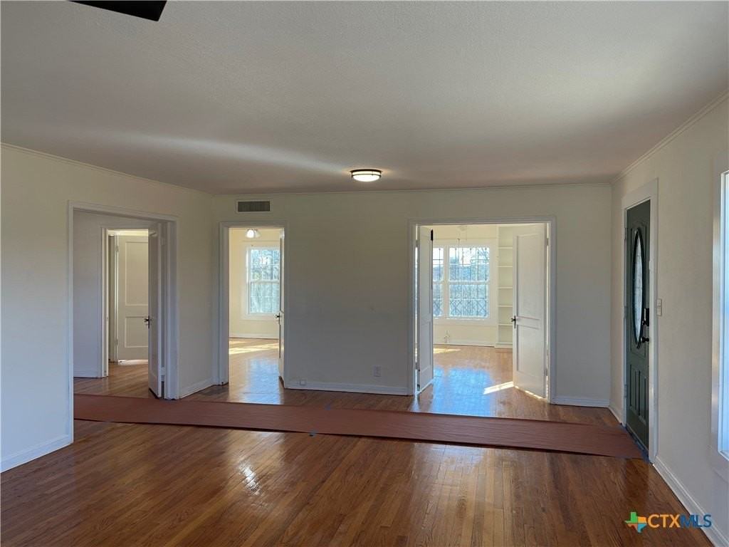 111 W Fowler Ave - Photo 5 of 20