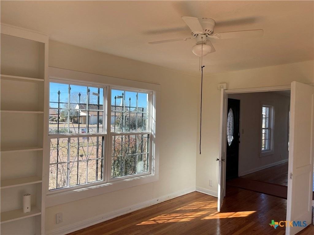 111 W Fowler Ave - Photo 6 of 20