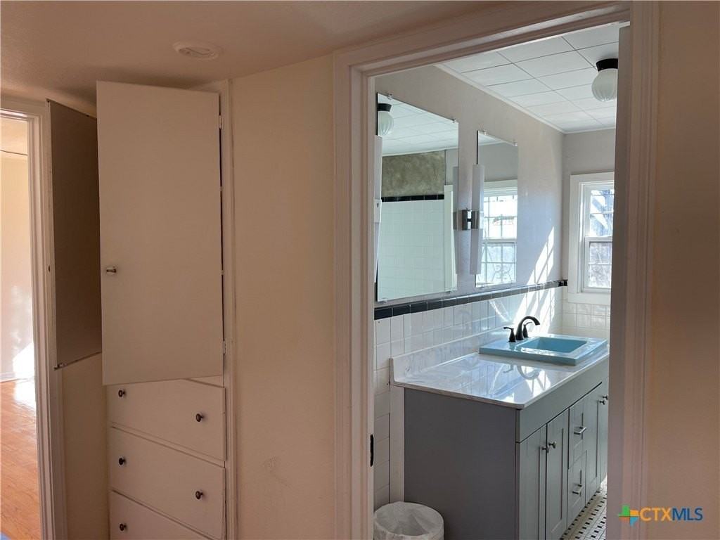 111 W Fowler Ave - Photo 7 of 20