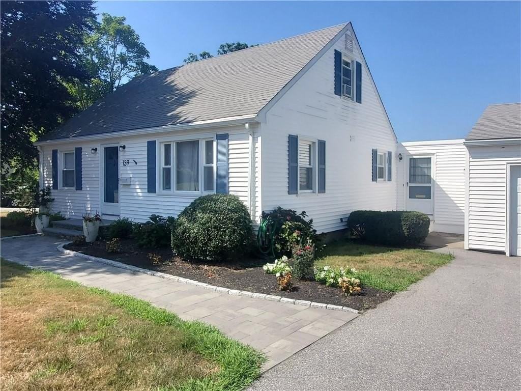 139 Coggeshall Ave - Photo 2 of 50